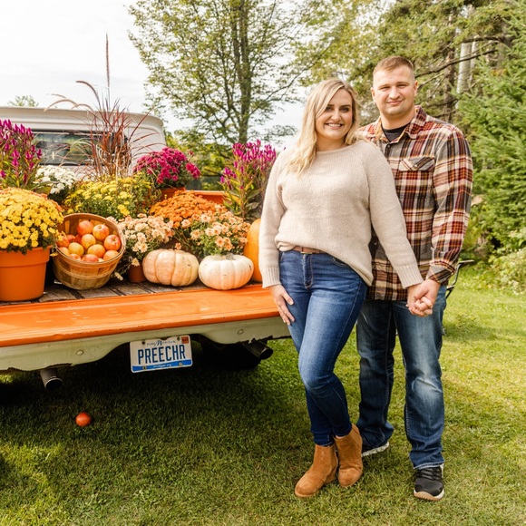 Hey!! I’m Savannah💖 I’m also a wifey💋, mama x2💙 💖, pet mama, and peds RN🩺 - Picture 7 of 14